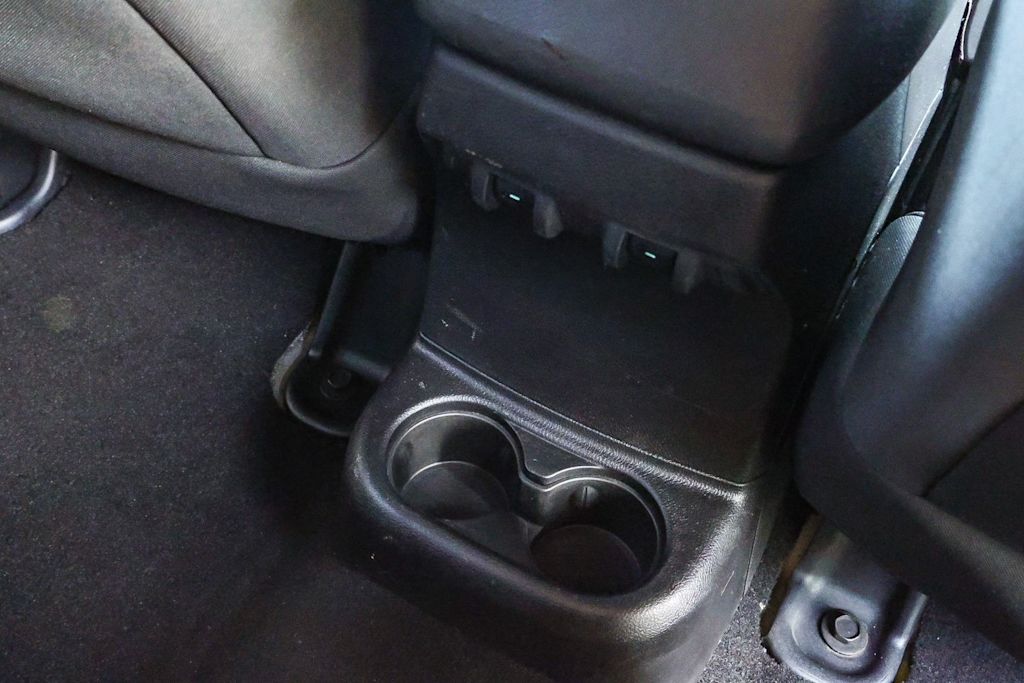 2011 Jeep Wrangler Unlimited Sport 34