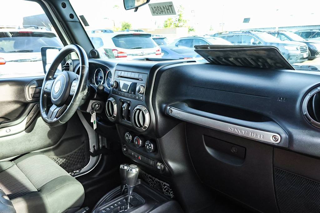 2011 Jeep Wrangler Unlimited Sport 8