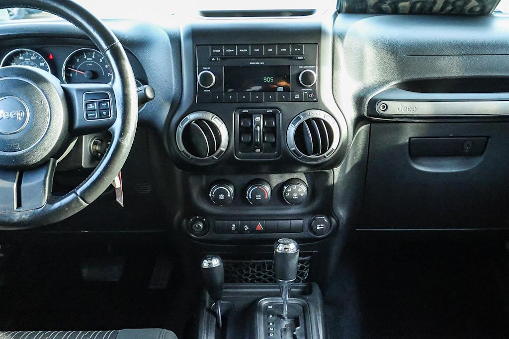 2011 Jeep Wrangler Unlimited Sport 13