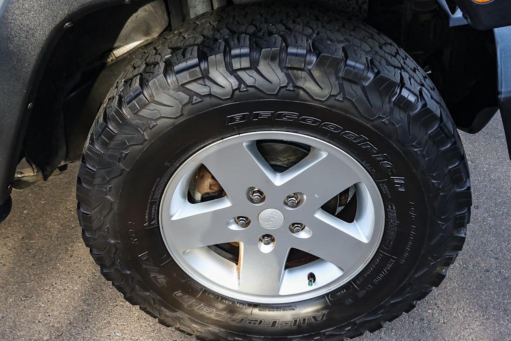 2011 Jeep Wrangler Unlimited Sport 25
