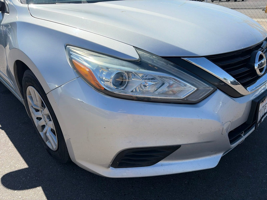 Thumbnail: 2017 Nissan Altima - 15