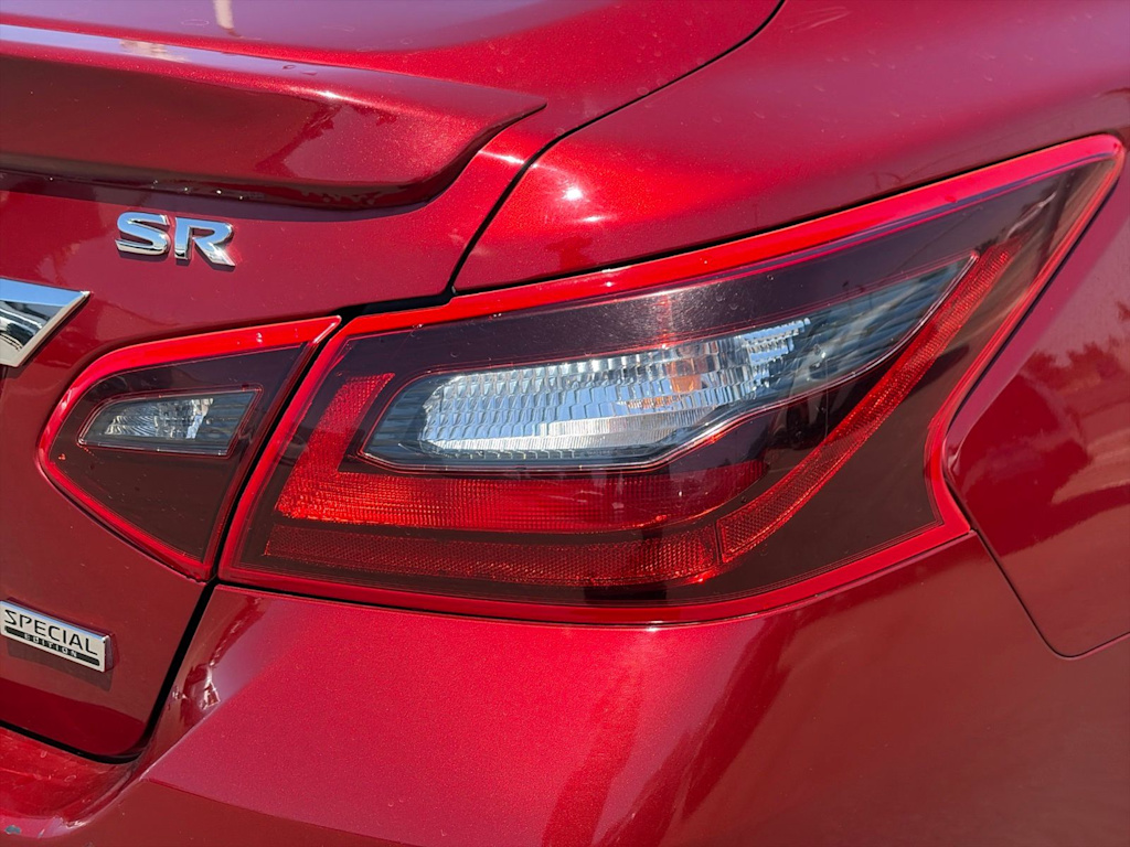 Thumbnail: 2018 Nissan Altima - 25