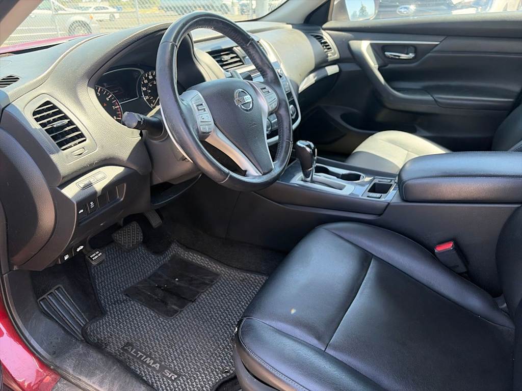 Thumbnail: 2018 Nissan Altima - 8