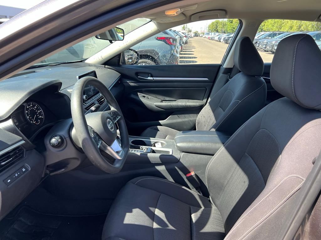 Thumbnail: 2022 Nissan Altima - 10