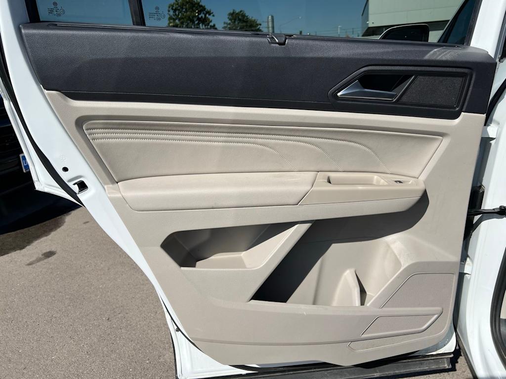 Thumbnail: 2021 Volkswagen Atlas - 24