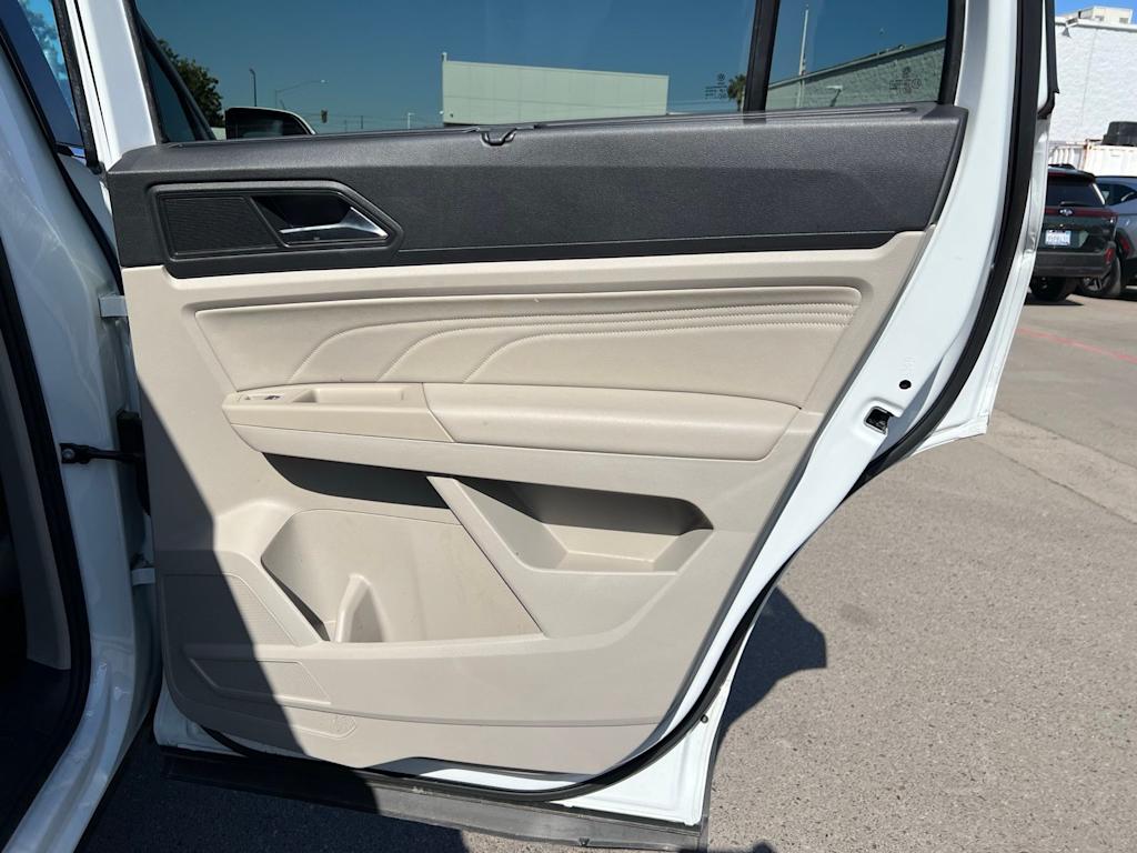 Thumbnail: 2021 Volkswagen Atlas - 27