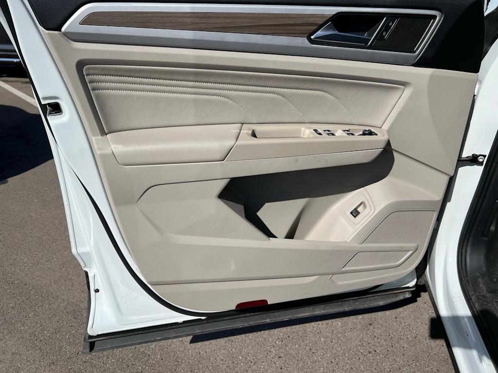 Thumbnail: 2021 Volkswagen Atlas - 22