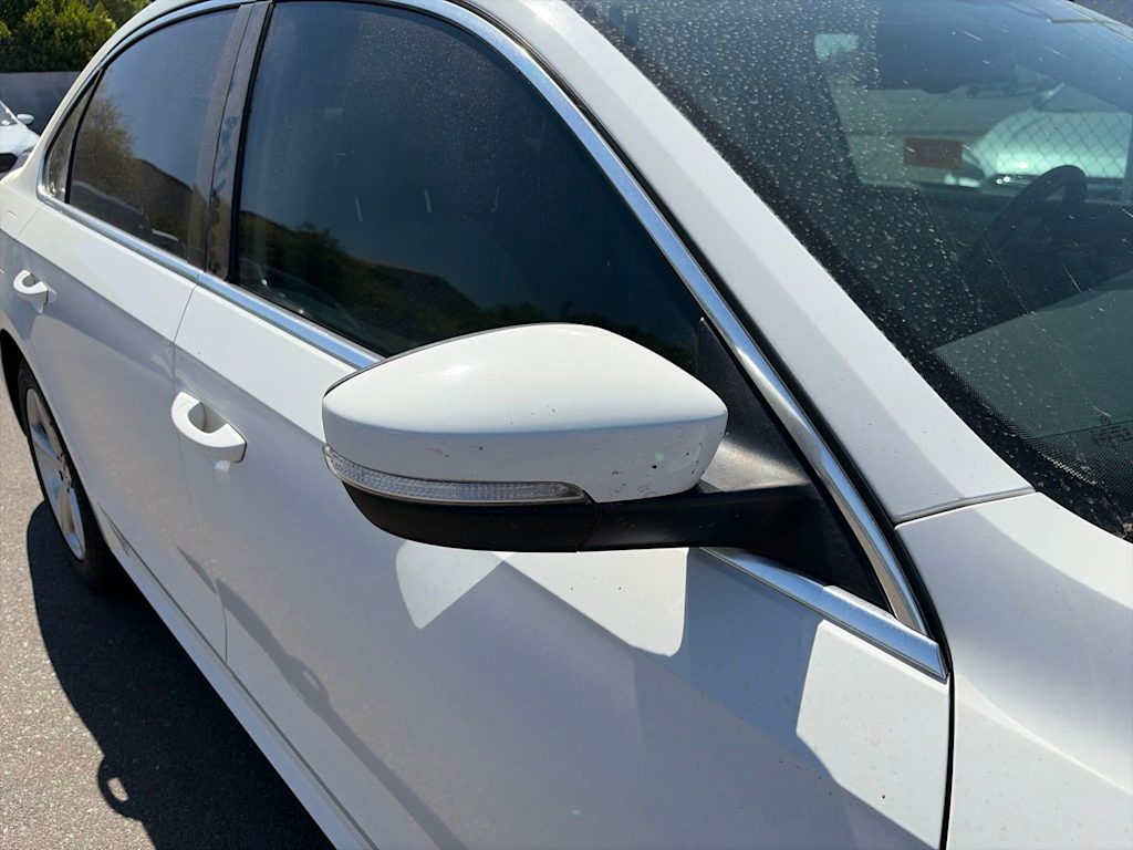 Thumbnail: 2013 Volkswagen Passat - 17