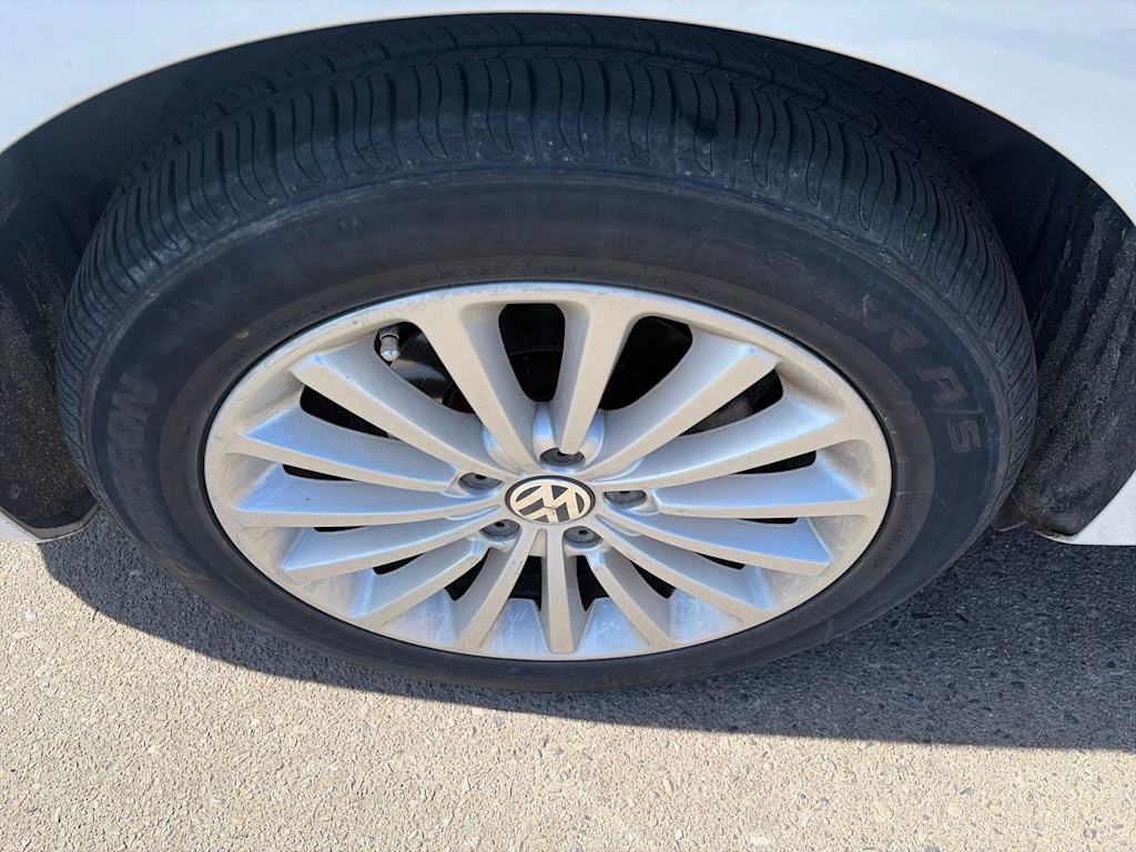 Thumbnail: 2017 Volkswagen Passat - 18