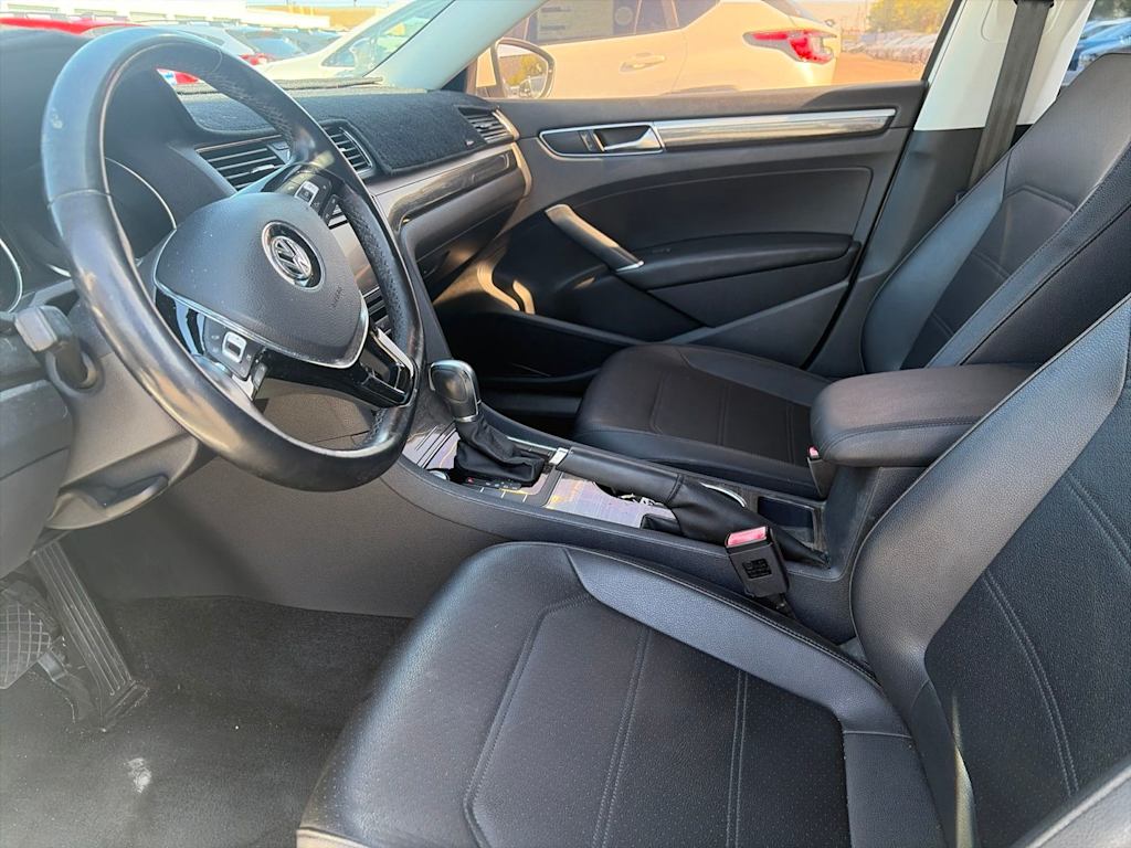 Thumbnail: 2017 Volkswagen Passat - 7