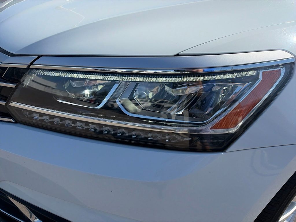 Thumbnail: 2017 Volkswagen Passat - 15