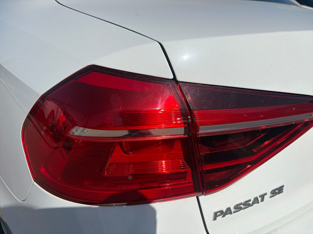 Thumbnail: 2017 Volkswagen Passat - 25