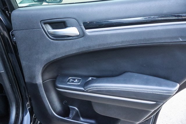 2018 Chrysler 300 S 30