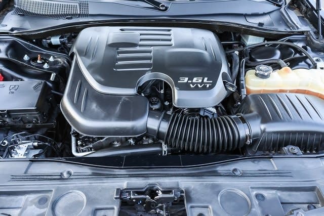 2018 Chrysler 300 S 8