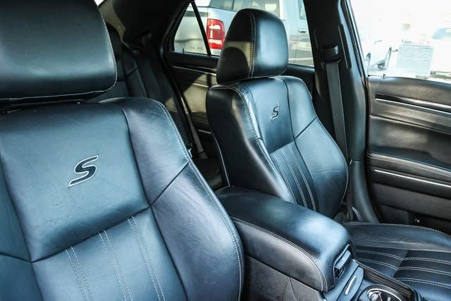 2018 Chrysler 300 S 10