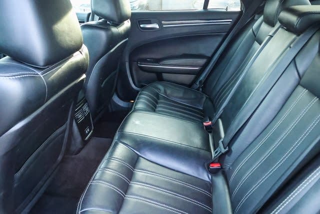2018 Chrysler 300 S 34