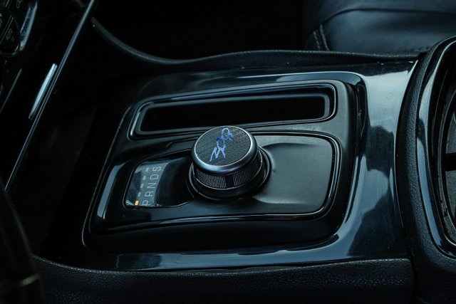 2018 Chrysler 300 S 36