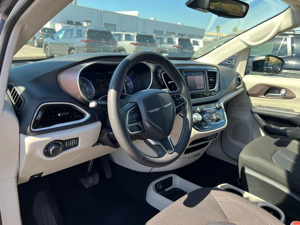 Thumbnail: 2023 Chrysler Voyager - 2