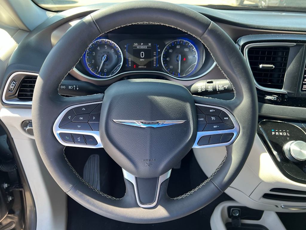Thumbnail: 2023 Chrysler Voyager - 13