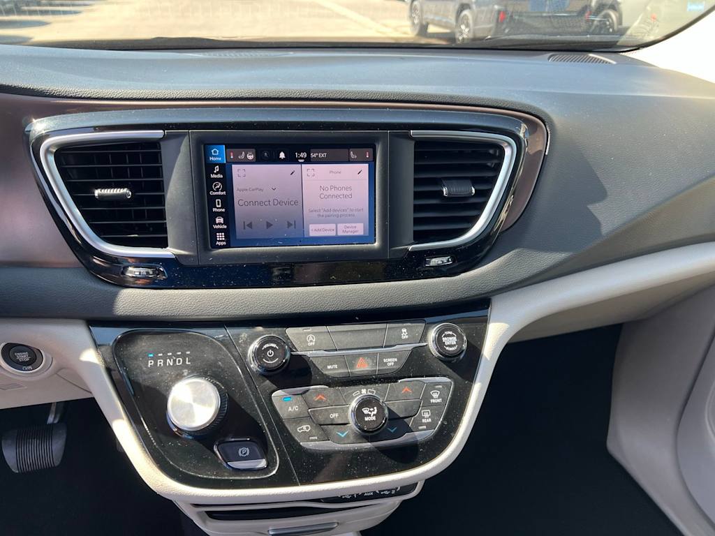 Thumbnail: 2023 Chrysler Voyager - 33