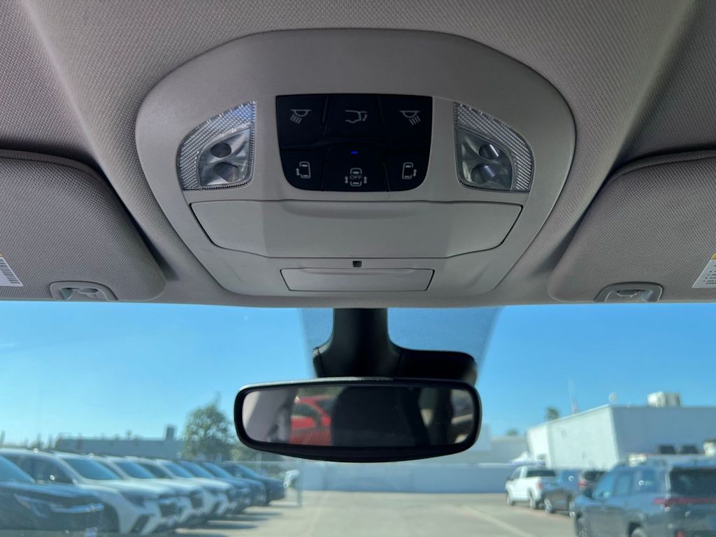 Thumbnail: 2023 Chrysler Voyager - 35