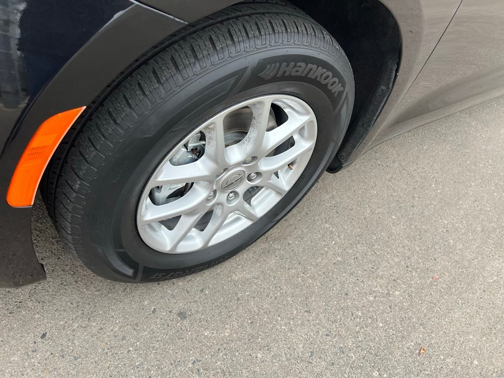 Thumbnail: 2022 Chrysler Voyager - 8