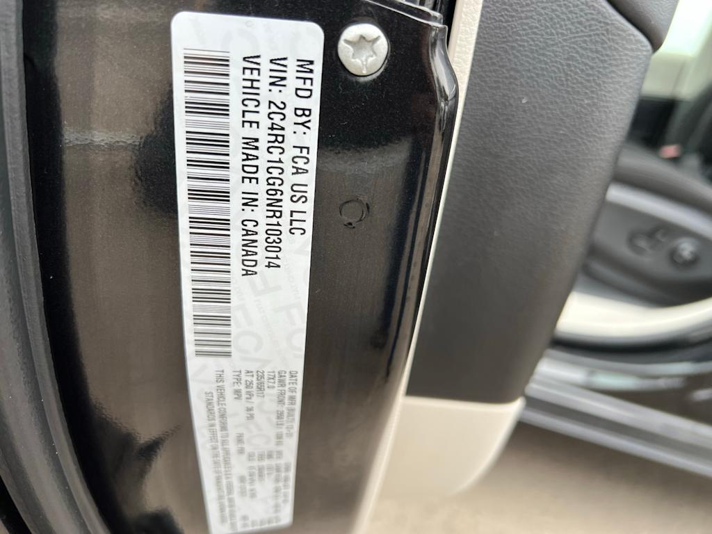 Thumbnail: 2022 Chrysler Voyager - 20