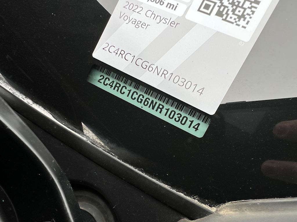 Thumbnail: 2022 Chrysler Voyager - 45