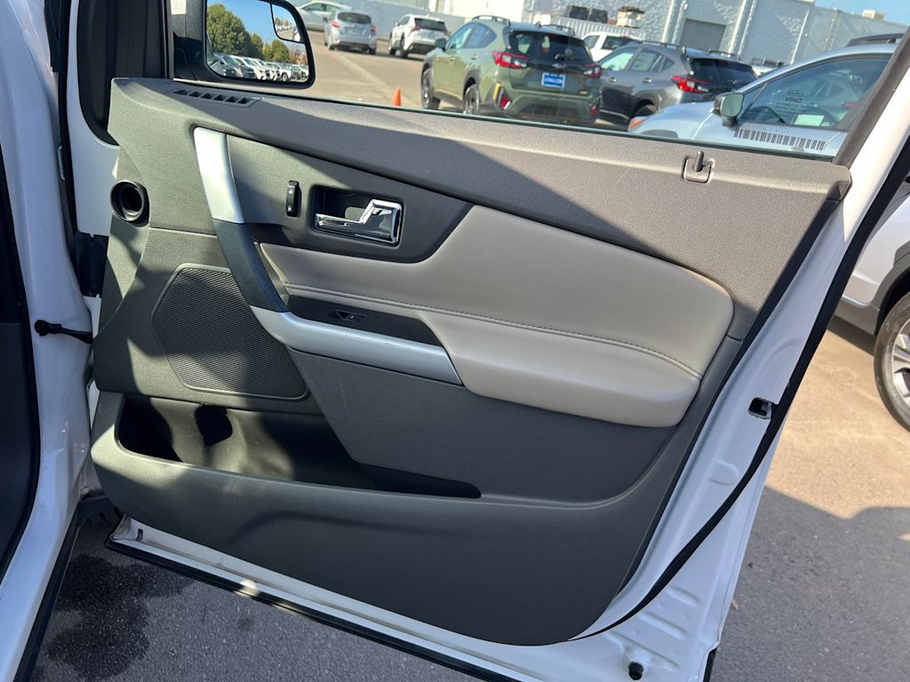 Thumbnail: 2013 Ford Edge - 33