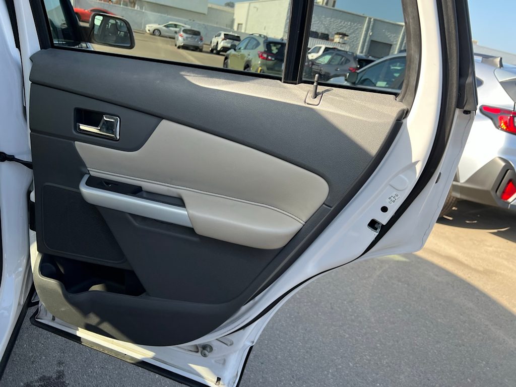 Thumbnail: 2013 Ford Edge - 31