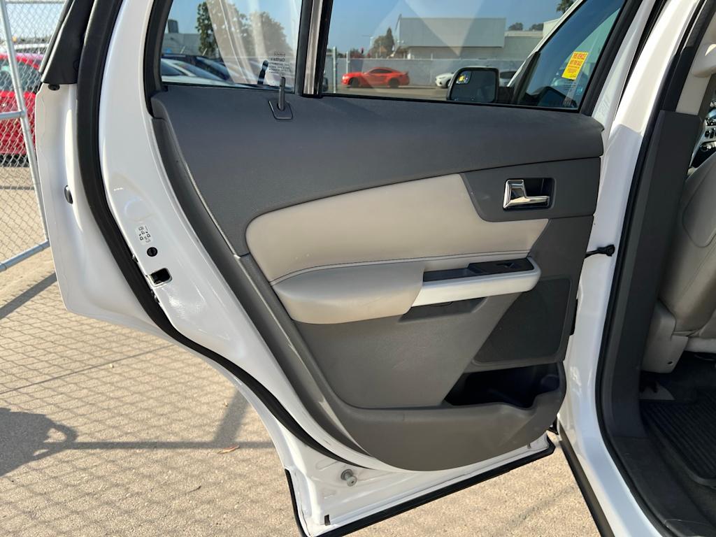 Thumbnail: 2013 Ford Edge - 27