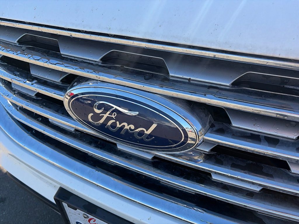 Thumbnail: 2021 Ford Edge - 4