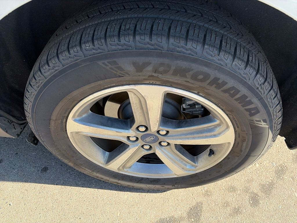 Thumbnail: 2021 Ford Edge - 25