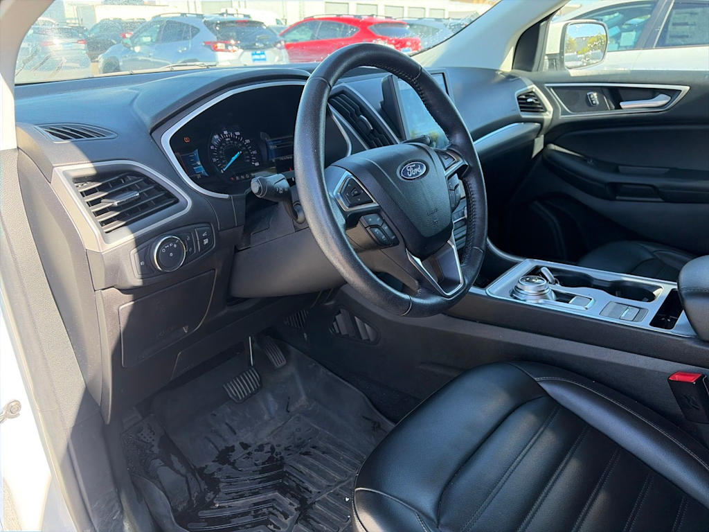 Thumbnail: 2021 Ford Edge - 6