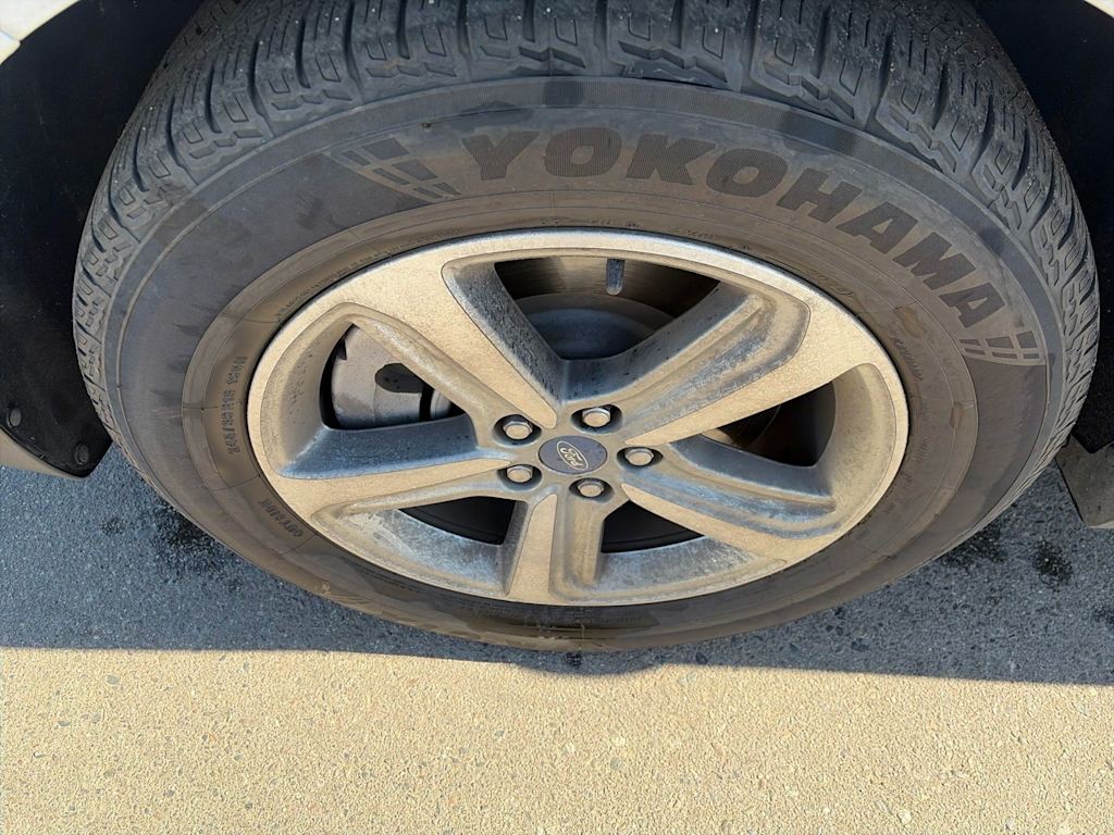 Thumbnail: 2021 Ford Edge - 26