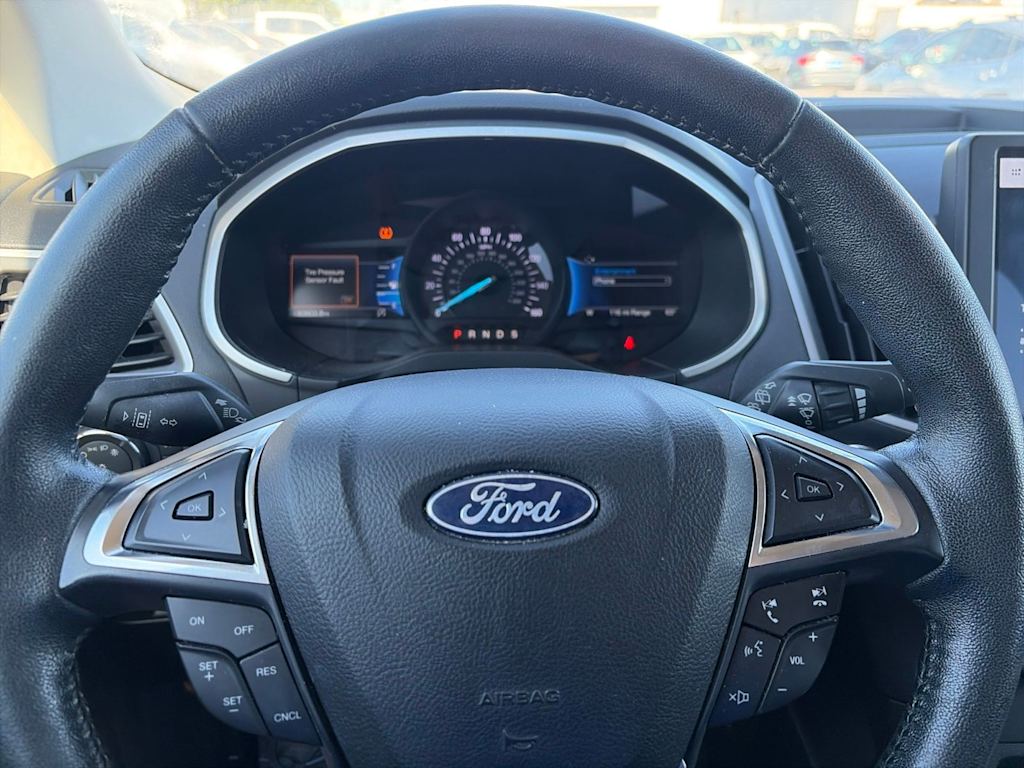 Thumbnail: 2021 Ford Edge - 32