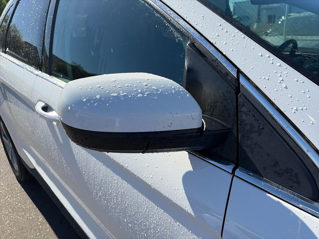 Thumbnail: 2021 Ford Edge - 17