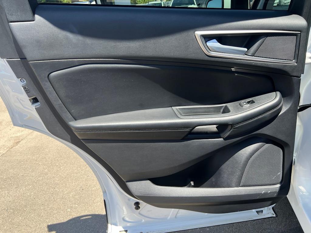 Thumbnail: 2021 Ford Edge - 32