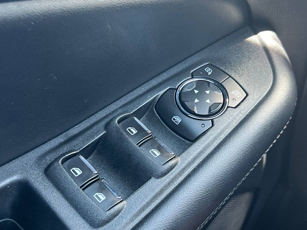 Thumbnail: 2021 Ford Edge - 41