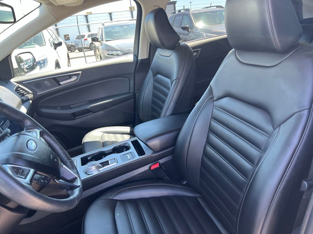 Thumbnail: 2021 Ford Edge - 9