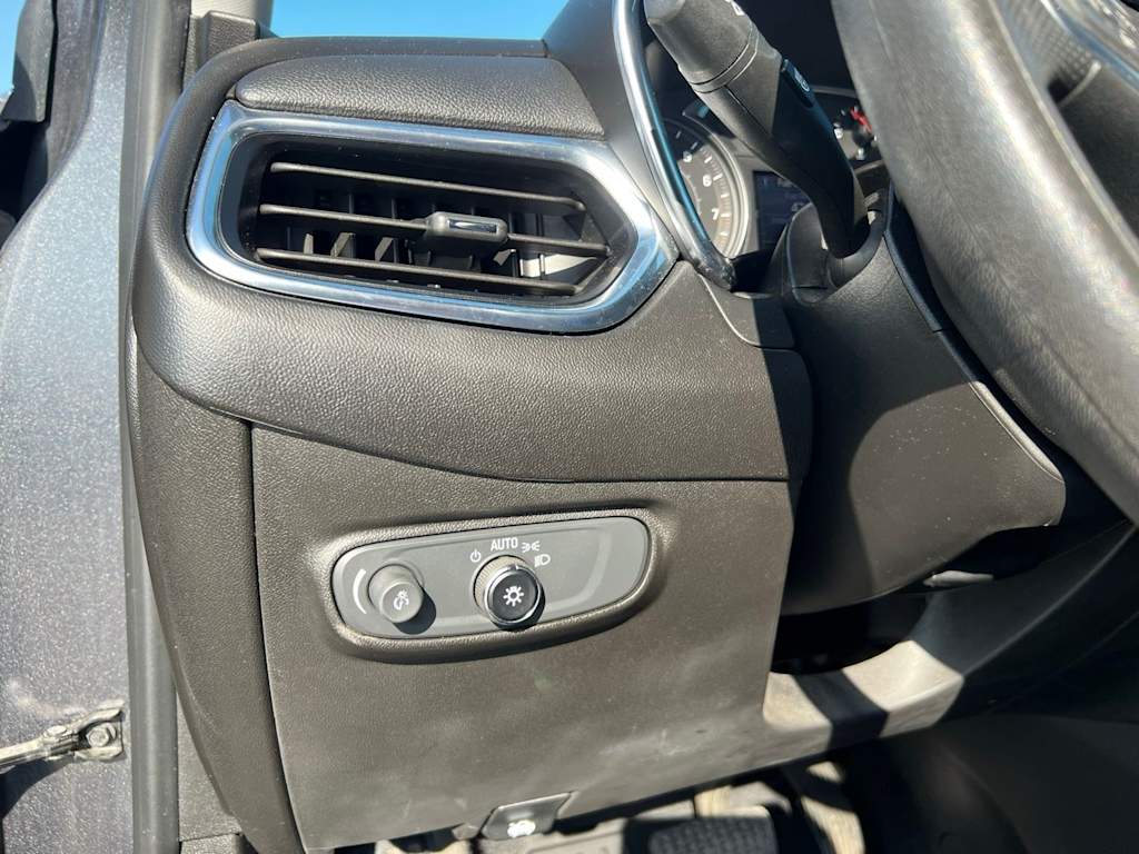 Thumbnail: 2022 Chevrolet Equinox - 34