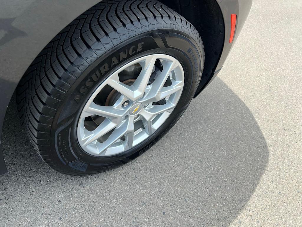 Thumbnail: 2022 Chevrolet Equinox - 32