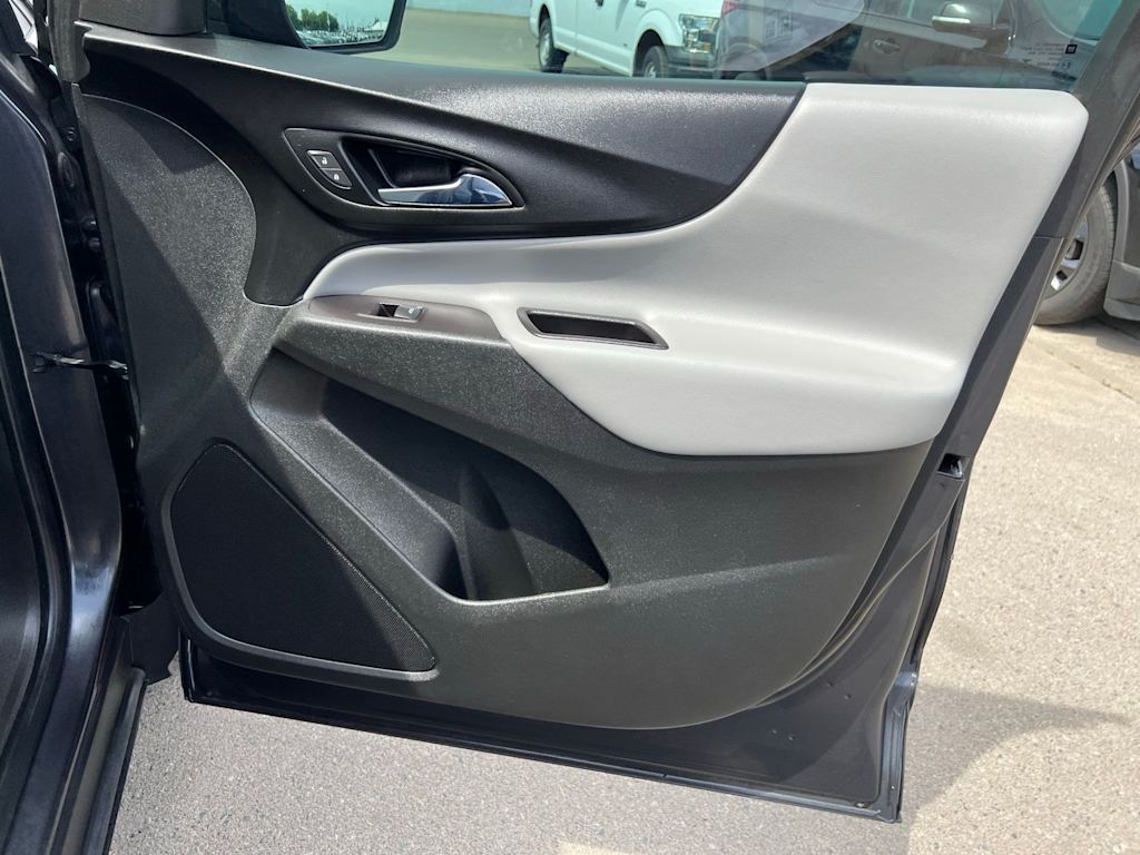 Thumbnail: 2022 Chevrolet Equinox - 33