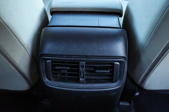 2017 Honda CR-V LX 33