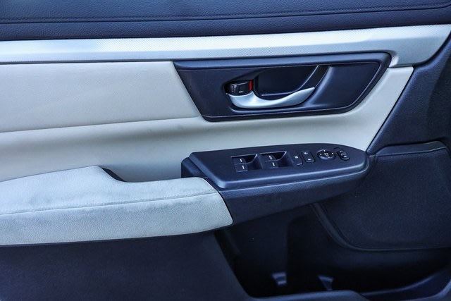 2017 Honda CR-V LX 37