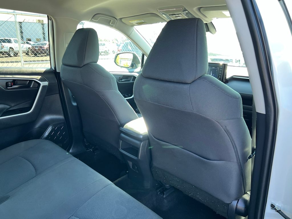 Thumbnail: 2021 Toyota RAV4 - 31