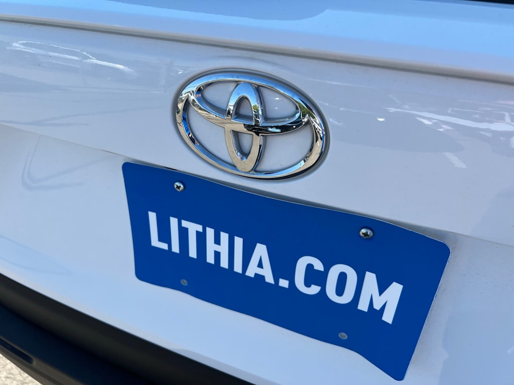 Thumbnail: 2021 Toyota RAV4 - 21