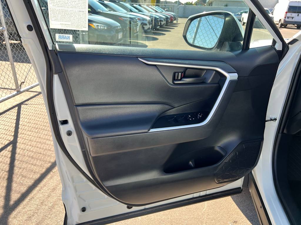 Thumbnail: 2021 Toyota RAV4 - 26