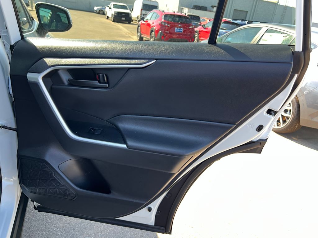 Thumbnail: 2021 Toyota RAV4 - 33