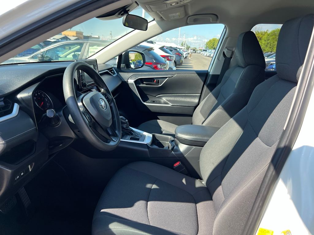 Thumbnail: 2021 Toyota RAV4 - 10